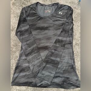 Under Armour Women's Gray Camo Fitted Top